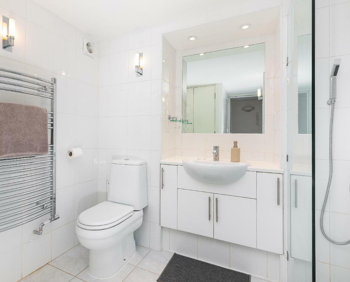 Apartment With Private Patio, And Park Across The Road (Adults Only) ロンドン エクステリア 写真