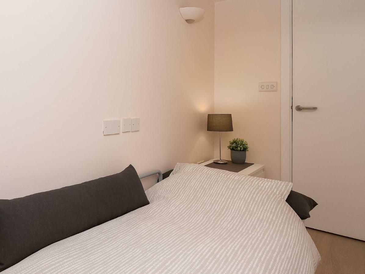 Apartment With Private Patio, And Park Across The Road (Adults Only) ロンドン エクステリア 写真
